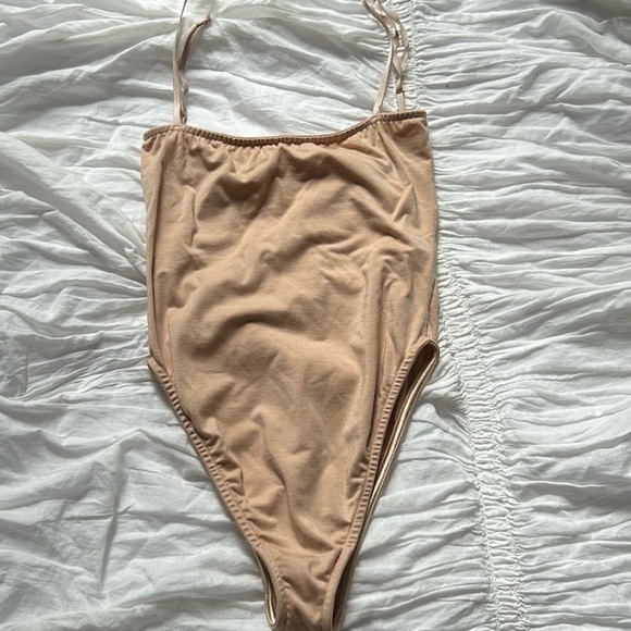 AREYOUAMI Kimia bodysuit in nude cream beige - Picture 1 of 3